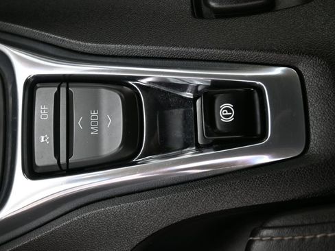Used 2017 Chevrolet Camaro SS RWD image 27