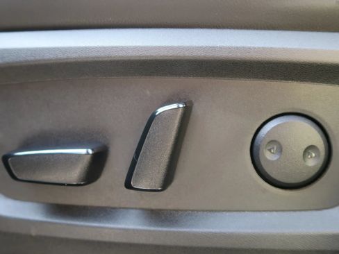 Used 2022 Nissan Pathfinder SL w/ SL Premium Package FWD image 30
