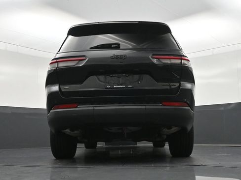 Used 2022 Jeep Grand Cherokee L Limited w/ Black Appearance Package RWD image 32