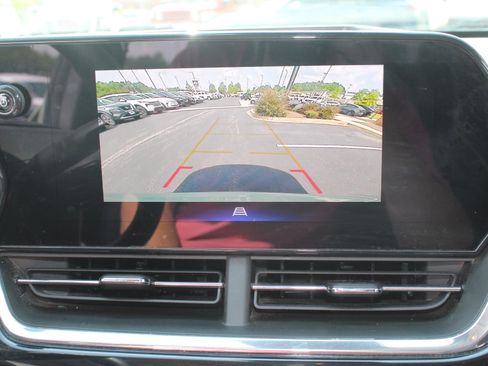 Used 2025 Chevrolet Trax ACTIV w/ Driver Confidence Package FWD image 21