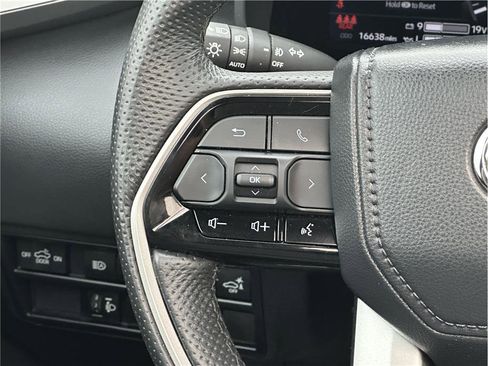 Used 2024 Toyota Tundra Limited w/ Power Package AWD/4WD image 22