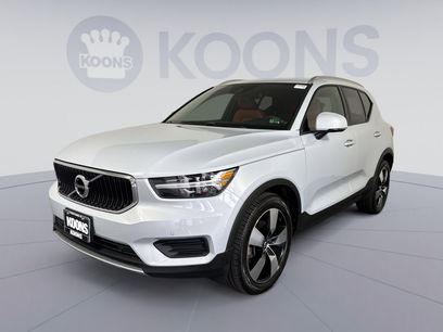 Used 2020 Volvo XC40 T5 Momentum w/ Protection Package