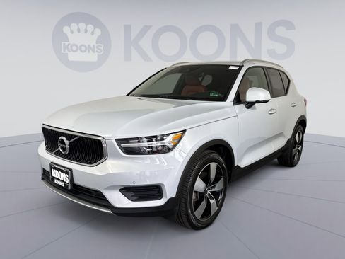 Used 2020 Volvo XC40 T5 Momentum w/ Protection Package AWD/4WD image 1