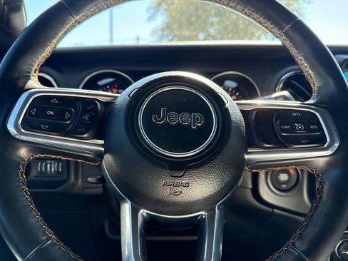 Used 2022 Jeep Gladiator Overland AWD/4WD image 30