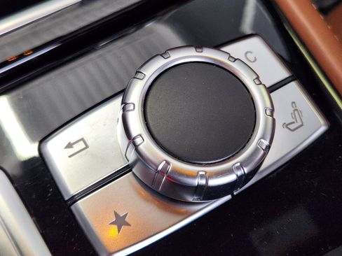 Used 2019 Mercedes-Benz SL 550 image 29