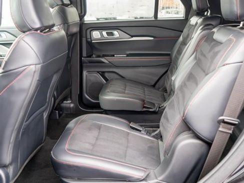 Used 2025 Ford Explorer ST image 12