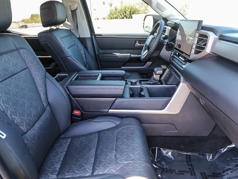Used 2024 Toyota Tundra Limited AWD/4WD image 16