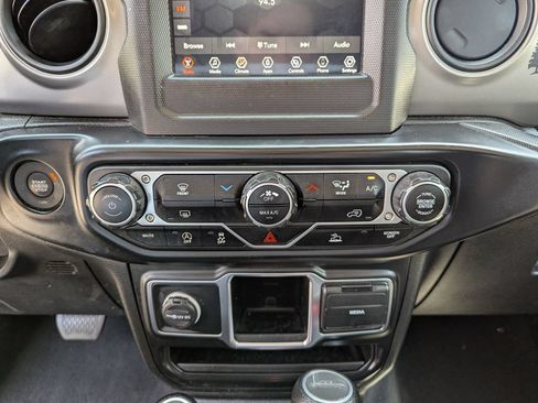 Used 2022 Jeep Gladiator Sport AWD/4WD image 22