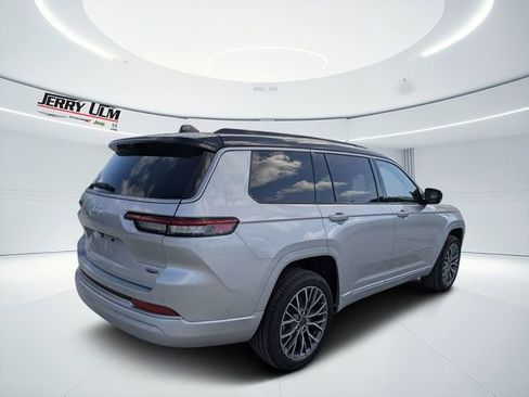 New 2026 Jeep Grand Cherokee L Summit w/ Advanced Protech Group IV AWD/4WD image 3