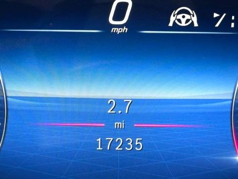 Used 2025 Mercedes-Benz GLS 450 4MATIC image 14