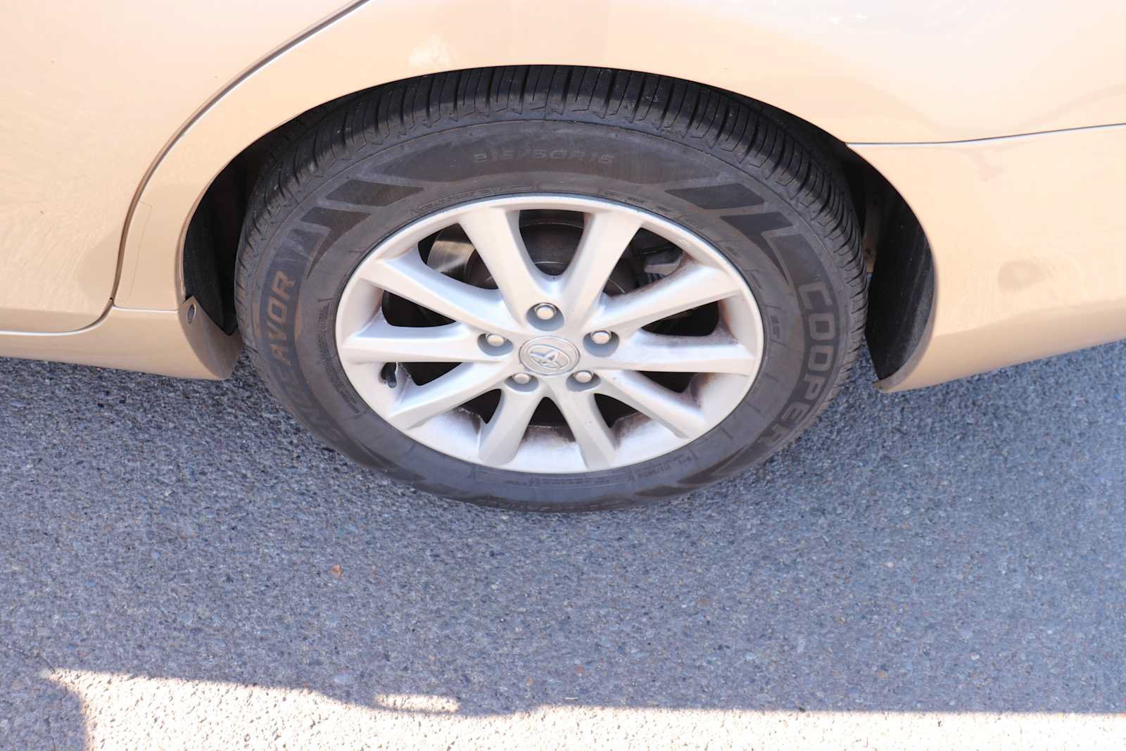 Used 2011 Toyota Camry XLE w/ XLE Extra-Value Pkg #1 FWD image 9