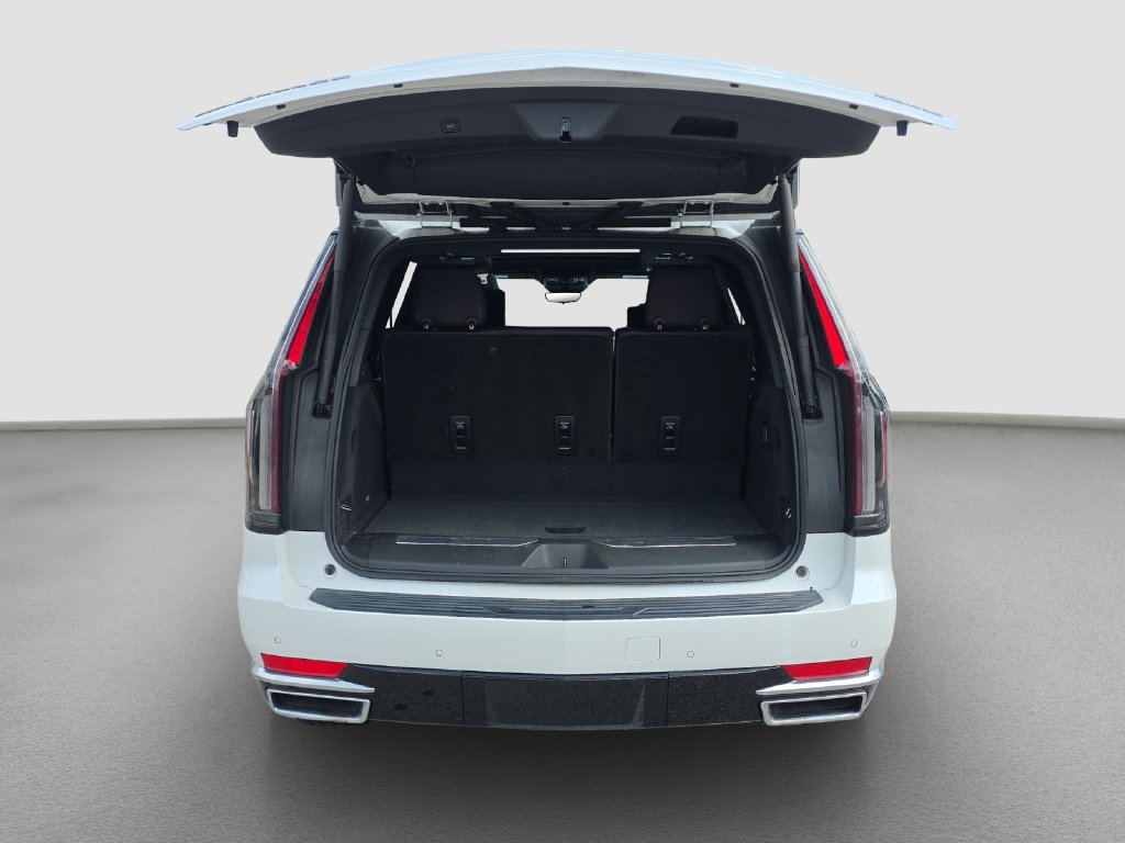 Used 2021 Cadillac Escalade Premium Luxury Platinum w/ Heavy-Duty Trailer Package AWD/4WD image 17