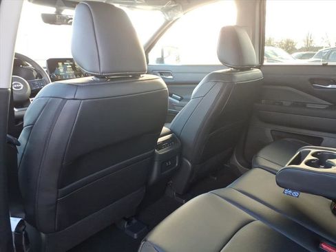 New 2025 Nissan Pathfinder SL image 27