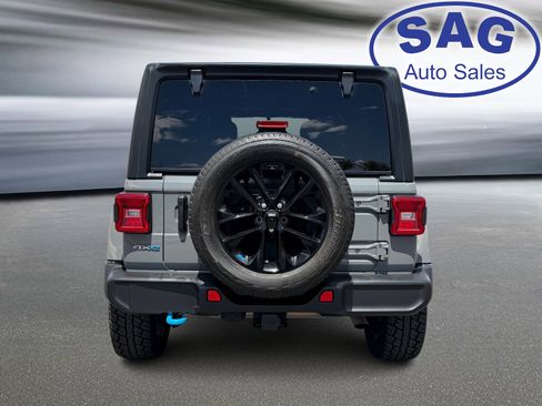 Used 2023 Jeep Wrangler Sahara AWD/4WD image 6