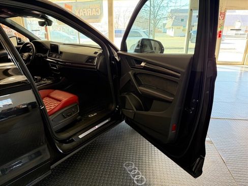 Used 2018 Audi SQ5 Prestige w/ Prestige Package image 40