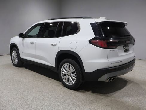 Used 2024 GMC Acadia Elevation AWD/4WD image 4