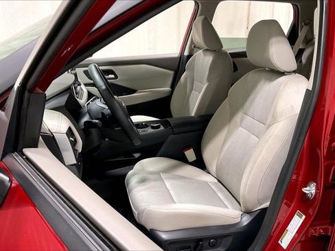 Used 2025 Nissan Rogue SV AWD/4WD image 25
