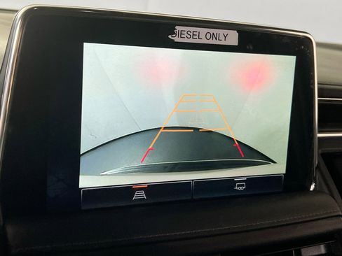 Used 2022 GMC Yukon XL SLE image 14