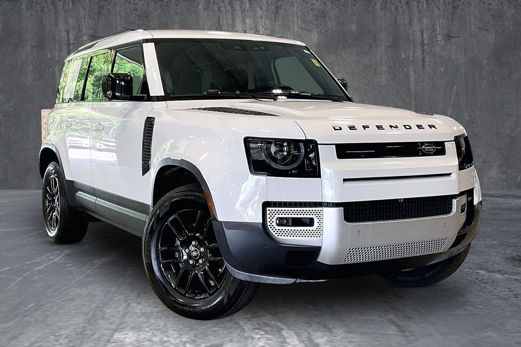 Used 2025 Land Rover Defender 110 S AWD/4WD image 3