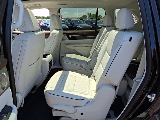 New 2026 Buick Enclave Avenir w/ Super Cruise Package FWD image 7