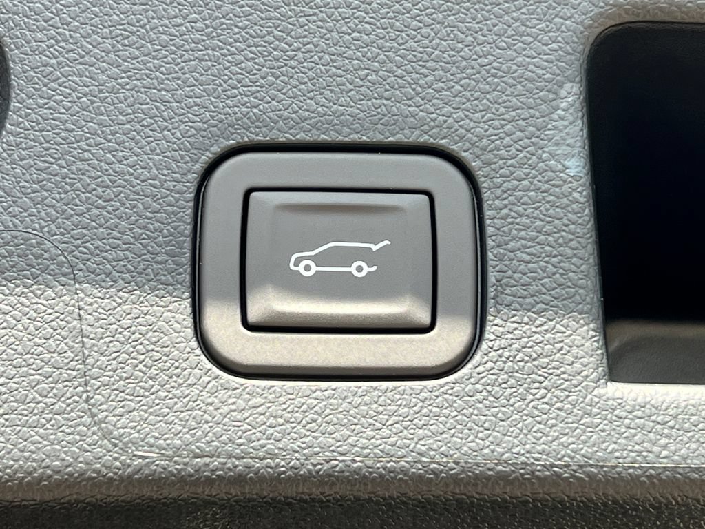 New 2027 GMC Terrain Elevation w/ Elevation Premium Package AWD/4WD image 36