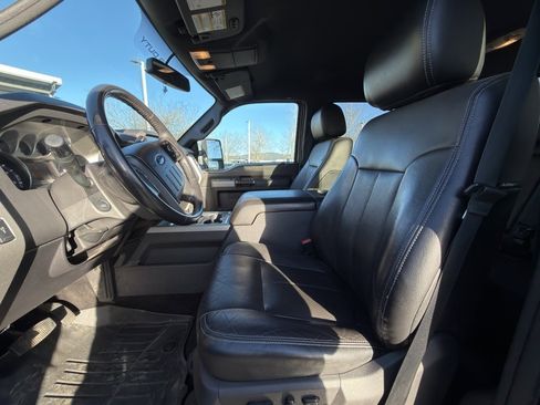 Used 2016 Ford F250 Lariat w/ Lariat Interior Package image 13