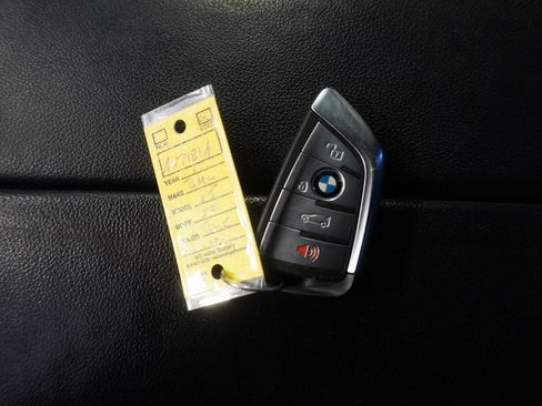 Used 2019 BMW X5 xDrive50i w/ M Sport Package image 39