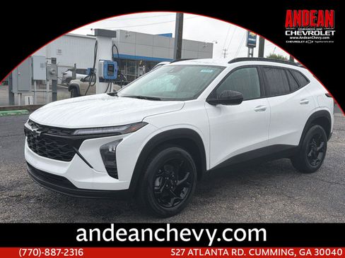 New 2026 Chevrolet Trax LT w/ Driver Confidence Package FWD image 1