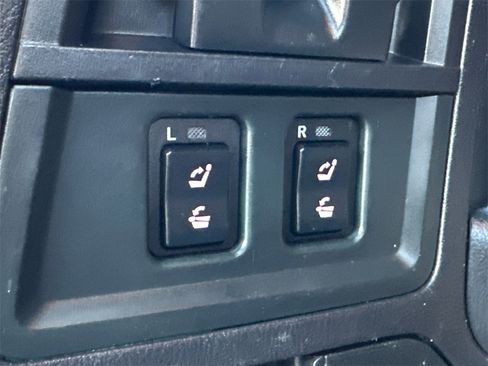 Used 2018 Toyota Sequoia TRD Sport image 6