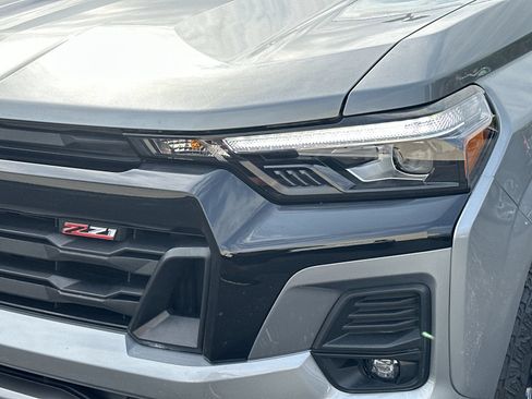 Used 2025 Chevrolet Colorado Z71 AWD/4WD image 11