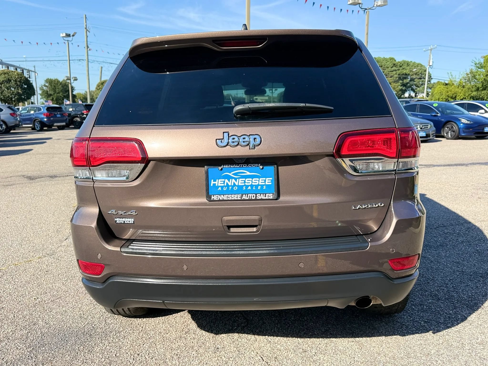 Used 2021 Jeep Grand Cherokee Laredo AWD/4WD image 2