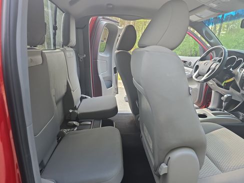 Used 2013 Toyota Tacoma 2WD Access Cab w/ SR5 Pkg image 11