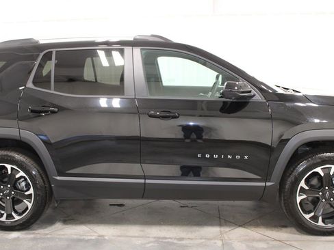 New 2025 Chevrolet Equinox LT w/ Convenience Package II image 11