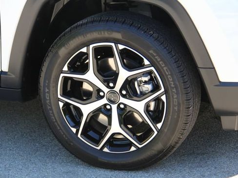 Used 2026 Jeep Compass Limited AWD/4WD image 16
