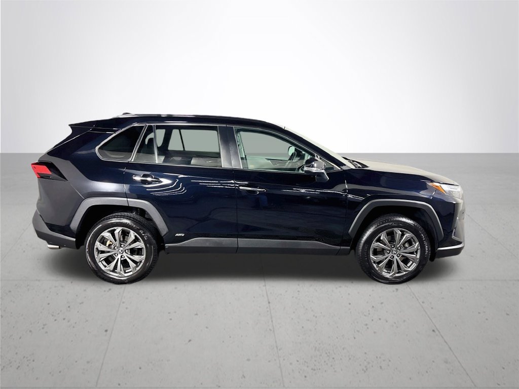Used 2022 Toyota RAV4 Limited AWD/4WD image 5