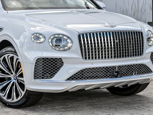 New 2026 Bentley Bentayga AWD/4WD image 2