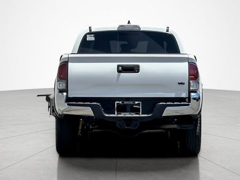 Certified 2023 Toyota Tacoma TRD Off-Road AWD/4WD image 4