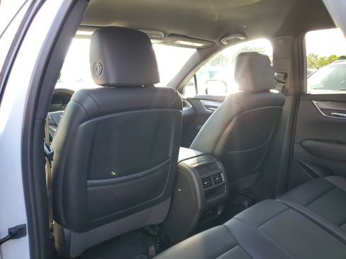 Used 2024 Cadillac XT5 Luxury image 9