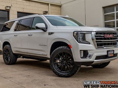 Used 2022 GMC Yukon XL SLT w/ SLT Luxury Package