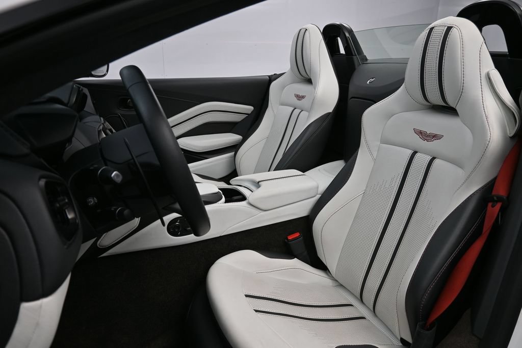 Used 2023 Aston Martin V8 Vantage Roadster RWD image 5