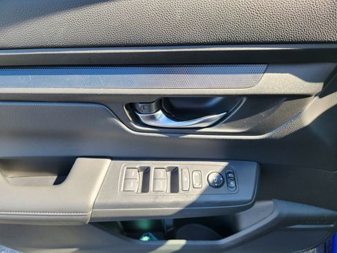 Certified 2025 Honda CR-V EX image 17