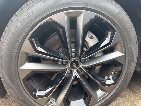 Used 2025 Audi Q7 3.0T Prestige w/ Prestige Package image 3