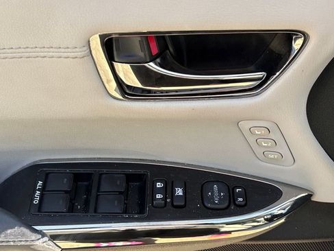 Used 2015 Toyota Avalon XLE Touring image 17