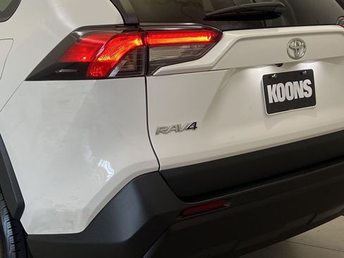 Used 2024 Toyota RAV4 XLE FWD image 29