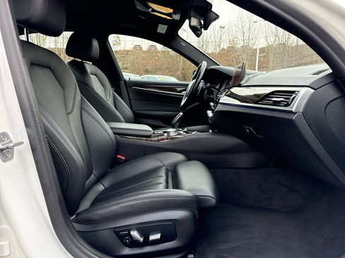 Used 2019 BMW 530i xDrive w/ Convenience Package image 36