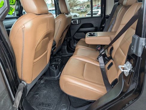 Used 2020 Jeep Gladiator Overland image 11