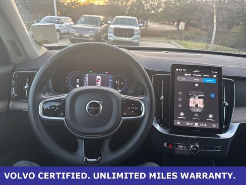 Certified 2025 Volvo XC90 B6 Plus image 21