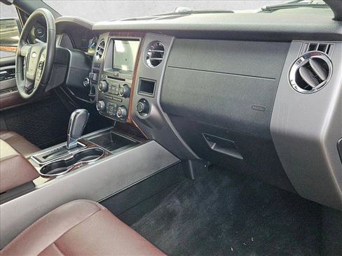 Used 2017 Ford Expedition Platinum image 24