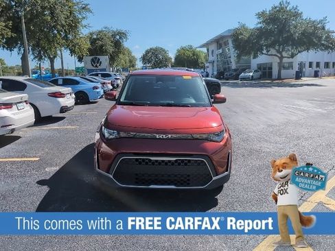 Used 2025 Kia Soul LX w/ LX Technology Package FWD image 2