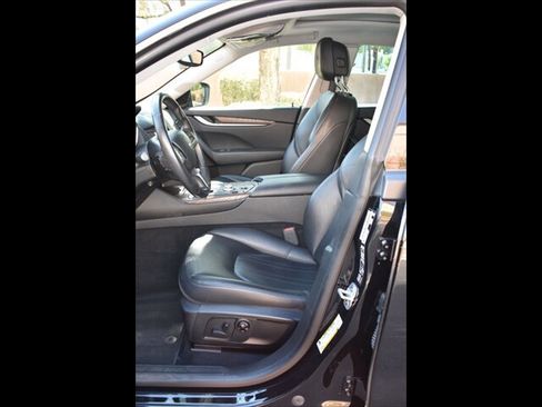 Used 2018 Maserati Levante AWD/4WD image 15